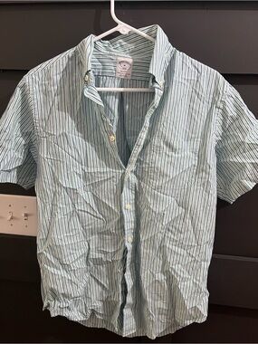 Brooks Brothers Men’s Short-Sleeve Green and White Striped Button-Down Shirt